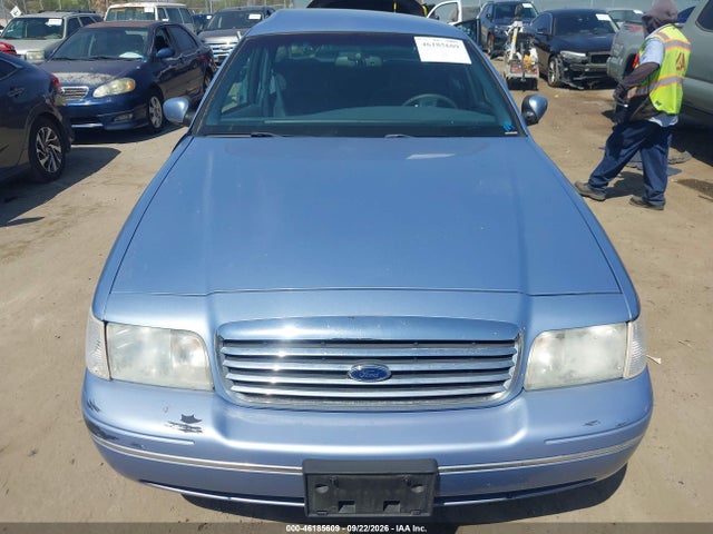 1998 Ford Crown Victoria Lx მანქანა იყიდება აუქციონზე, vin: 2FAFP74W5WX182761, აუქციონის ნომერი: 46185609