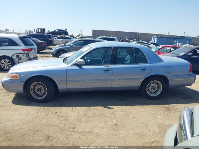 1998 Ford Crown Victoria Lx მანქანა იყიდება აუქციონზე, vin: 2FAFP74W5WX182761, აუქციონის ნომერი: 46185609
