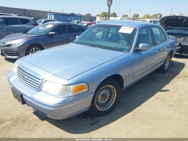 1998 Ford Crown Victoria Lx მანქანა იყიდება აუქციონზე, vin: 2FAFP74W5WX182761, აუქციონის ნომერი: 46185609