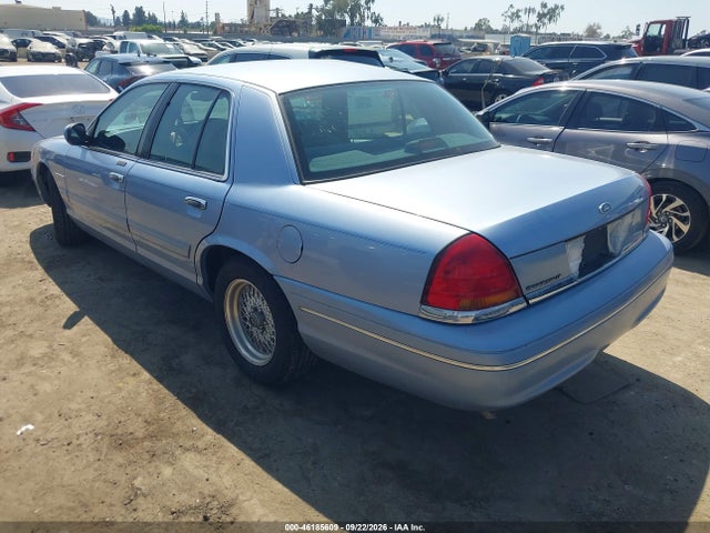 1998 Ford Crown Victoria Lx მანქანა იყიდება აუქციონზე, vin: 2FAFP74W5WX182761, აუქციონის ნომერი: 46185609