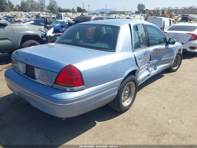1998 Ford Crown Victoria Lx მანქანა იყიდება აუქციონზე, vin: 2FAFP74W5WX182761, აუქციონის ნომერი: 46185609