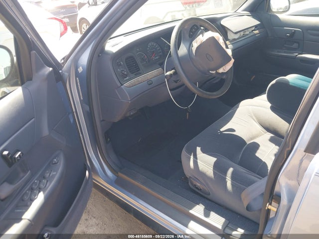1998 Ford Crown Victoria Lx მანქანა იყიდება აუქციონზე, vin: 2FAFP74W5WX182761, აუქციონის ნომერი: 46185609