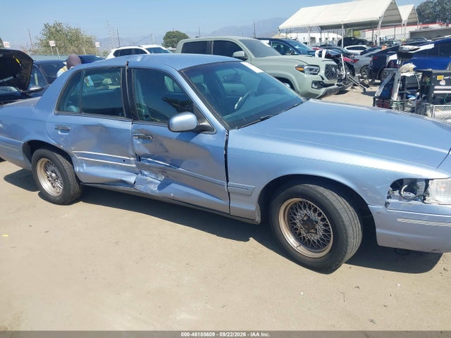 1998 Ford Crown Victoria Lx მანქანა იყიდება აუქციონზე, vin: 2FAFP74W5WX182761, აუქციონის ნომერი: 46185609