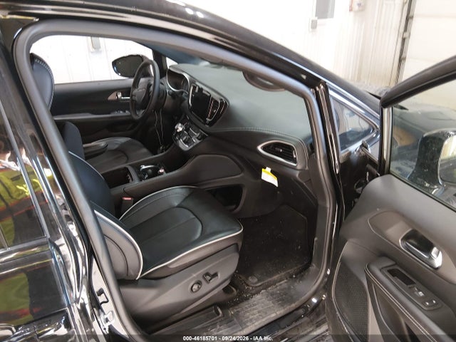 Продажа на аукционе авто 2027 Chrysler Pacifica, vin: 2C4RC1GG9VR552178, номер лота: 46185701