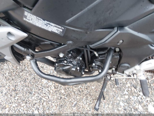 46185803 :رقم المزاد ، JS1GR7NA9F2102449 vin ، 2015 Suzuki Gsx-s750 مزاد بيع