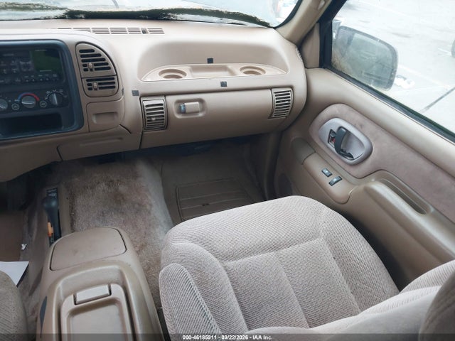 Auction sale of the 1995 Chevrolet Suburban K1500, vin: 1GNFK16K5SJ382503, lot number: 46185911
