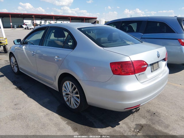 46186001 :رقم المزاد ، 3VWLX7AJ7BM364101 vin ، 2011 Volkswagen Jetta 2.5l Sel مزاد بيع