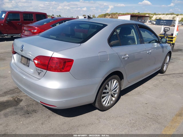 46186001 :رقم المزاد ، 3VWLX7AJ7BM364101 vin ، 2011 Volkswagen Jetta 2.5l Sel مزاد بيع
