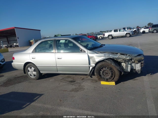 46186151 :رقم المزاد ، JT2BF22K710303966 vin ، 2001 Toyota Camry Le V6 مزاد بيع