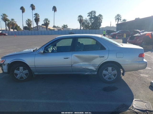 46186151 :رقم المزاد ، JT2BF22K710303966 vin ، 2001 Toyota Camry Le V6 مزاد بيع