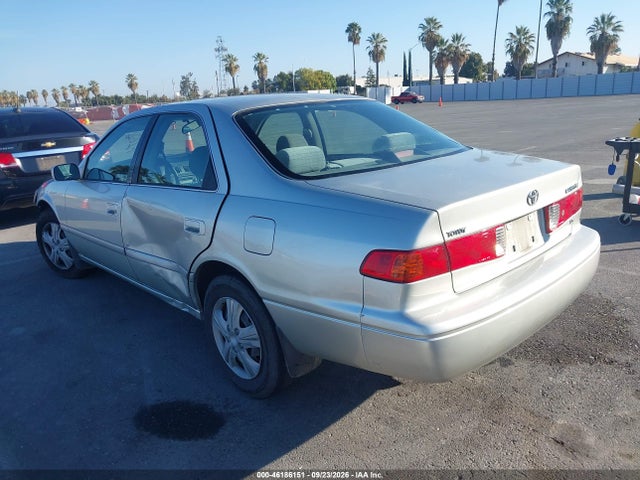 46186151 :رقم المزاد ، JT2BF22K710303966 vin ، 2001 Toyota Camry Le V6 مزاد بيع