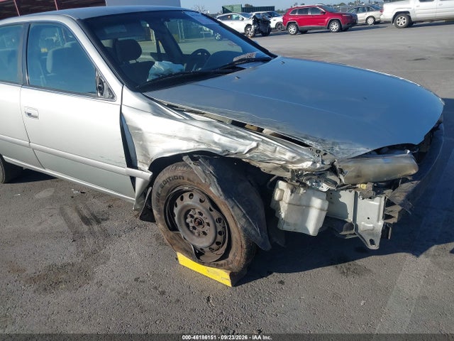 46186151 :رقم المزاد ، JT2BF22K710303966 vin ، 2001 Toyota Camry Le V6 مزاد بيع