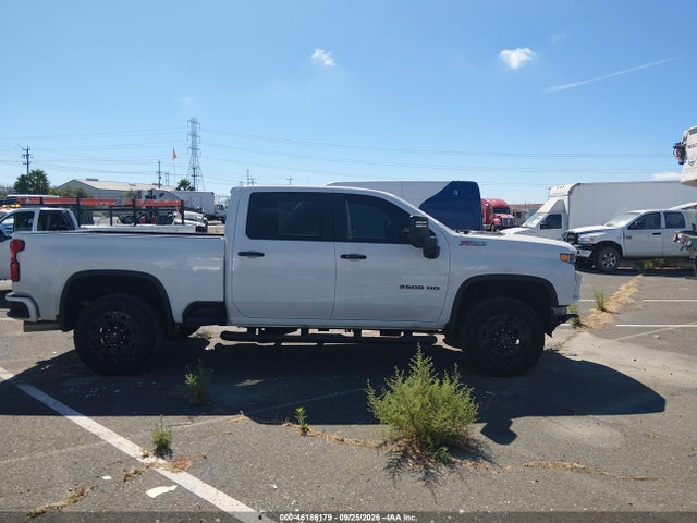 1GC4YNEY5NF303141 Chevrolet Silverado 2500hd 4wd Standard Bed Lt