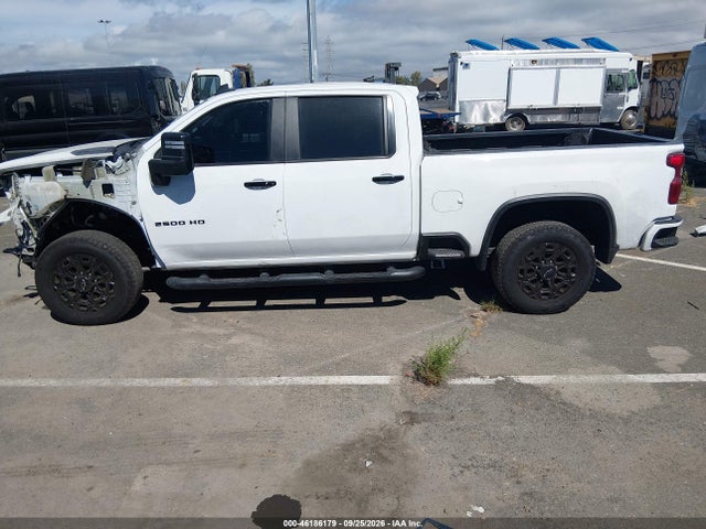 1GC4YNEY5NF303141 Chevrolet Silverado 2500hd 4wd Standard Bed Lt