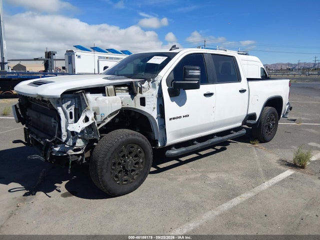 1GC4YNEY5NF303141 Chevrolet Silverado 2500hd 4wd Standard Bed Lt