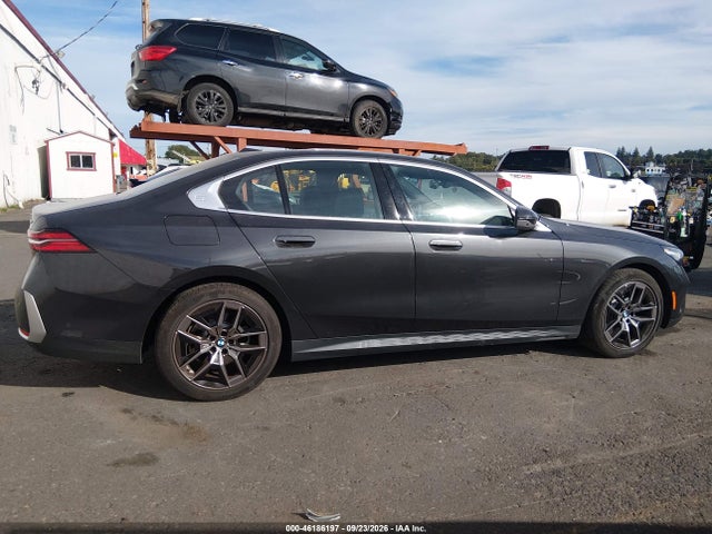 2027 Bmw 530i მანქანა იყიდება აუქციონზე, vin: WBA53FJ03VCY36807, აუქციონის ნომერი: 46186197