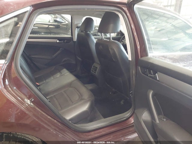 1VWBS7A3XEC035698 Volkswagen Passat 1.8t Se