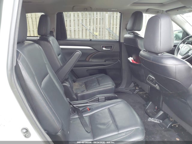 Продажа на аукционе авто 2015 Toyota Highlander Xle V6, vin: 5TDKKRFH4FS090411, номер лота: 46186306