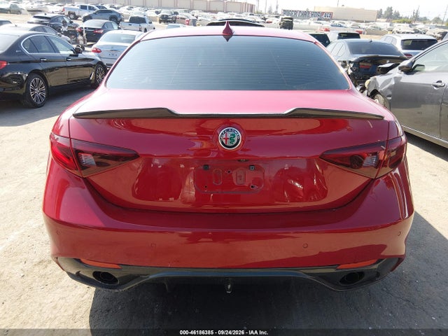 Alfa Romeo Giulia Ti Rwd 2018 ZARFAECN3J7576675 Image 16