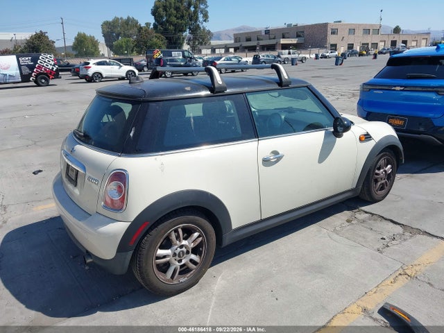 2011 Mini Cooper მანქანა იყიდება აუქციონზე, vin: WMWSU3C52BT093429, აუქციონის ნომერი: 46186418