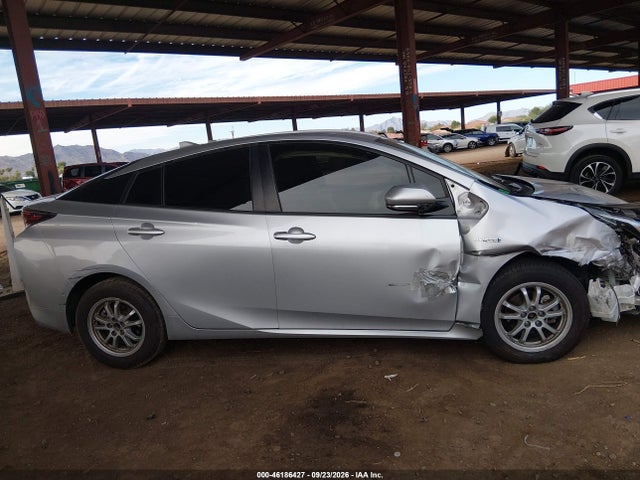 Toyota Prius Two 2018 JTDKBRFU9J3068508 Image 12