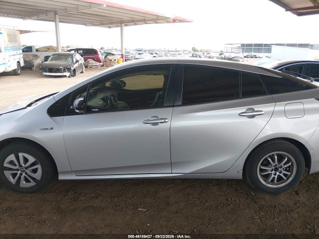 Toyota Prius Two 2018 JTDKBRFU9J3068508 Image 13