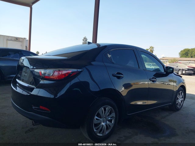 Toyota YARIS L 2019 3MYDLBYVXKY521435 Image 13