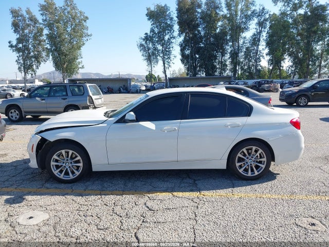 2017 Bmw 320i მანქანა იყიდება აუქციონზე, vin: WBA8A9C53HK619894, აუქციონის ნომერი: 46186560