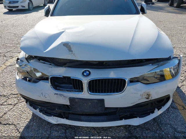 2017 Bmw 320i მანქანა იყიდება აუქციონზე, vin: WBA8A9C53HK619894, აუქციონის ნომერი: 46186560