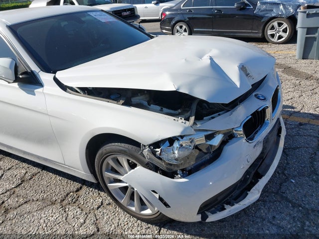 2017 Bmw 320i მანქანა იყიდება აუქციონზე, vin: WBA8A9C53HK619894, აუქციონის ნომერი: 46186560