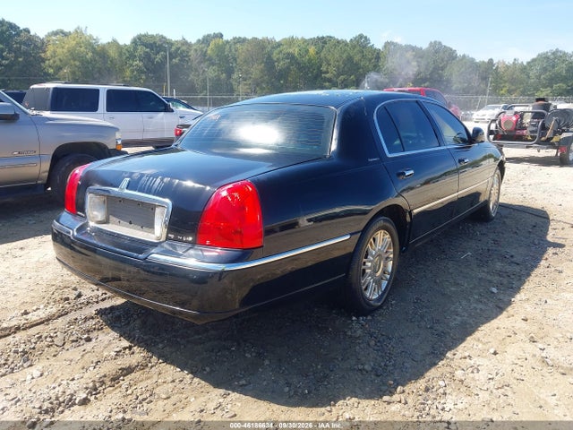 Продажа на аукционе авто 2011 Lincoln Town Car Signature L, vin: 2LNBL8FV3BX756911, номер лота: 46186634