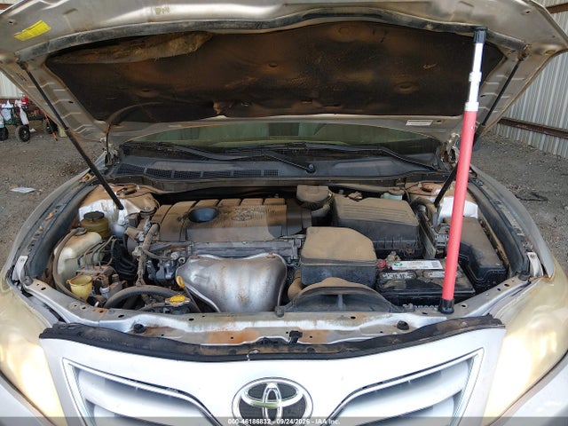 46186832 :رقم المزاد ، 4T1BF3EK3AU085134 vin ، 2010 Toyota Camry Le مزاد بيع