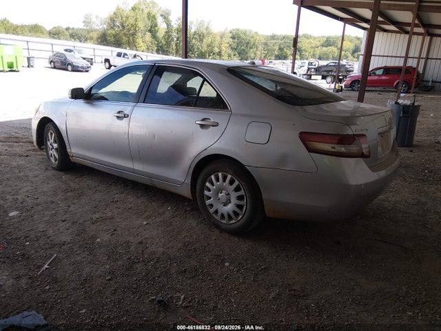46186832 :رقم المزاد ، 4T1BF3EK3AU085134 vin ، 2010 Toyota Camry Le مزاد بيع