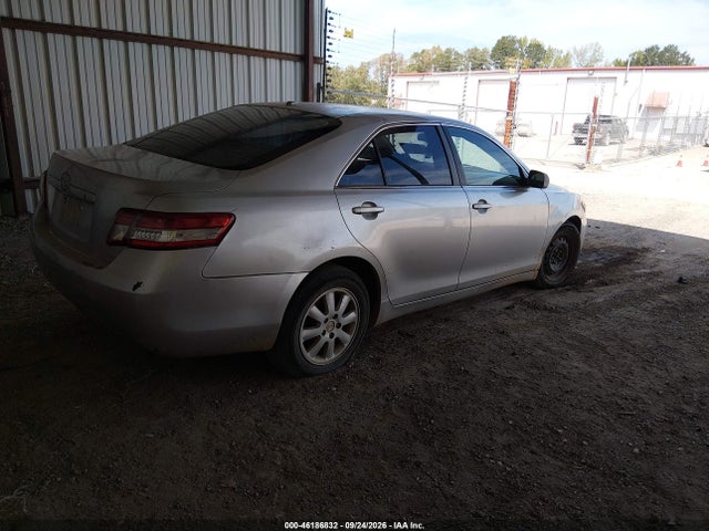 46186832 :رقم المزاد ، 4T1BF3EK3AU085134 vin ، 2010 Toyota Camry Le مزاد بيع