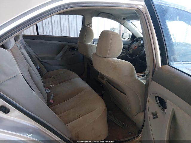 46186832 :رقم المزاد ، 4T1BF3EK3AU085134 vin ، 2010 Toyota Camry Le مزاد بيع