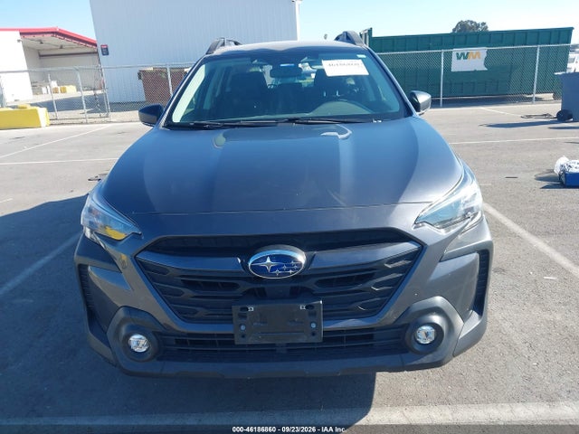 46186860 :رقم المزاد ، 4S4BTAAC7P3136371 vin ، 2023 Subaru Outback مزاد بيع
