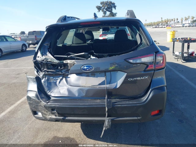 46186860 :رقم المزاد ، 4S4BTAAC7P3136371 vin ، 2023 Subaru Outback مزاد بيع