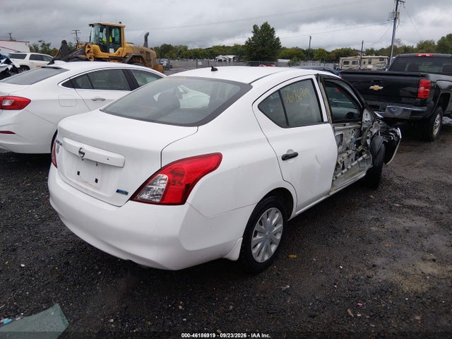 46186919 :رقم المزاد ، 3N1CN7AP5DL829564 vin ، 2013 Nissan Versa S مزاد بيع