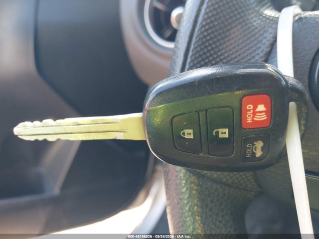 46186926 :رقم المزاد ، 5YFBURHE7KP874016 vin ، 2019 Toyota Corolla Le مزاد بيع