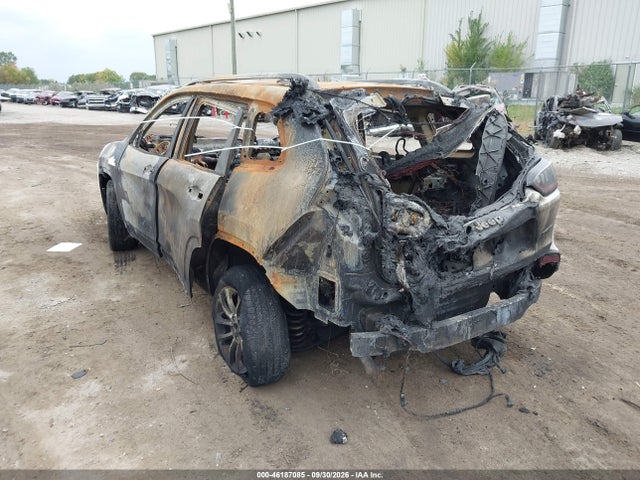 46187085 :رقم المزاد ، 1C4PJLLB8KD215910 vin ، 2019 Jeep Cherokee Latitude Plus Fwd مزاد بيع