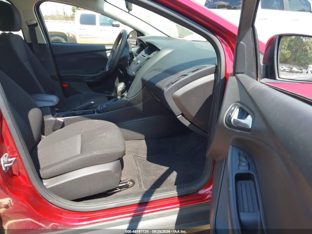 46187124 :رقم المزاد ، 1FADP3K26HL210518 vin ، 2017 Ford Focus Se مزاد بيع