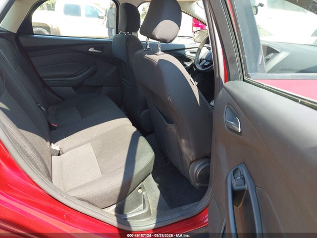 46187124 :رقم المزاد ، 1FADP3K26HL210518 vin ، 2017 Ford Focus Se مزاد بيع