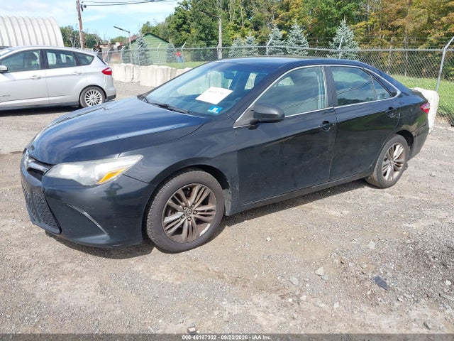 46187302 :رقم المزاد ، 4T1BF1FK0GU222588 vin ، 2016 Toyota Camry Se مزاد بيع
