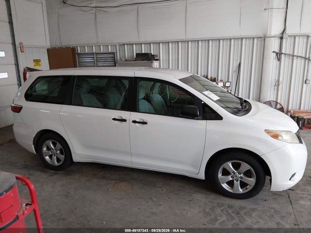 Продаж на аукціоні авто 2017 Toyota Sienna L 7 Passenger, vin: 5TDZZ3DC8HS799571, номер лоту: 46187343