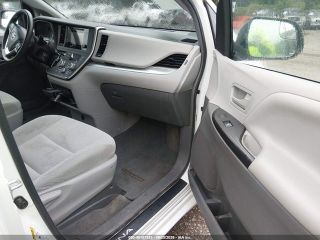 Продаж на аукціоні авто 2017 Toyota Sienna L 7 Passenger, vin: 5TDZZ3DC8HS799571, номер лоту: 46187343