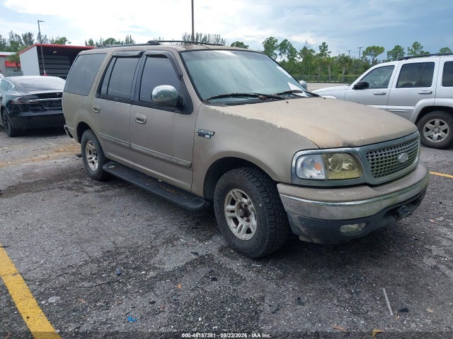 Продажа на аукционе авто 2001 Ford Expedition Xlt, vin: 1FMRU15W21LA54815, номер лота: 46187381