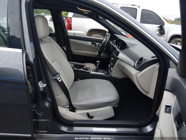 2014 Mercedes-benz C 250 Sport მანქანა იყიდება აუქციონზე, vin: WDDGF4HB3EA954744, აუქციონის ნომერი: 46187384