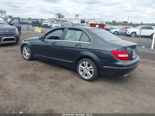 46187408 :رقم المزاد ، WDDGF8BB0CA673837 vin ، 2012 Mercedes-benz C-class C 300 Luxury مزاد بيع
