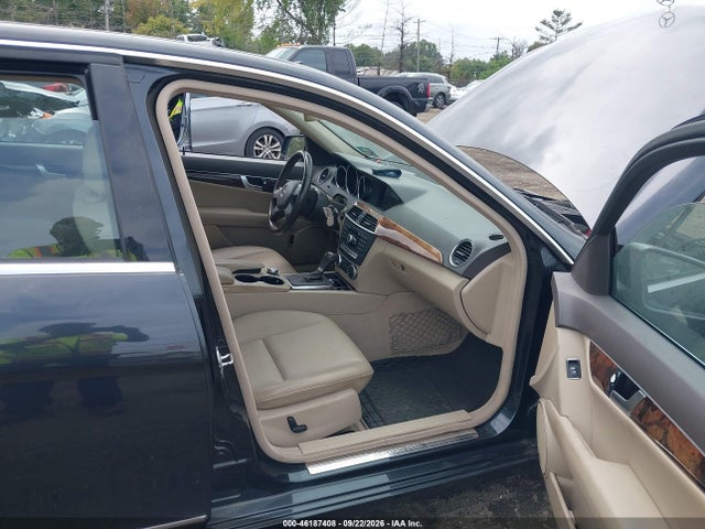 46187408 :رقم المزاد ، WDDGF8BB0CA673837 vin ، 2012 Mercedes-benz C-class C 300 Luxury مزاد بيع