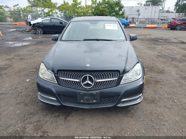 46187408 :رقم المزاد ، WDDGF8BB0CA673837 vin ، 2012 Mercedes-benz C-class C 300 Luxury مزاد بيع
